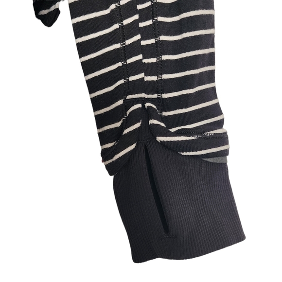 Lululemon Base Runner 1/2 Zip Parallel Stripe Black White / Black Pullover 4. - Picture 8 of 13